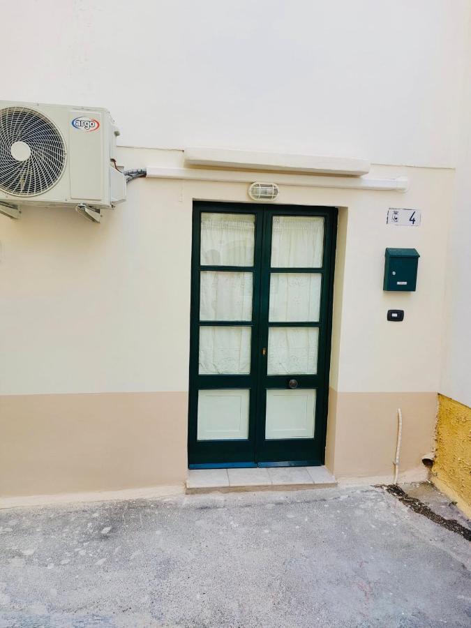 Corte Vico Palmisano Centro Storico Gallipoli Exterior foto